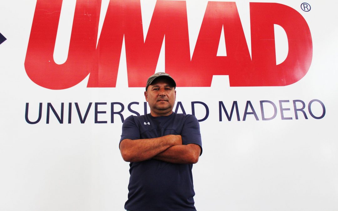 Julio Abel Alcázar cumple una década al frente del equipo de fútbol soccer de la UMAD